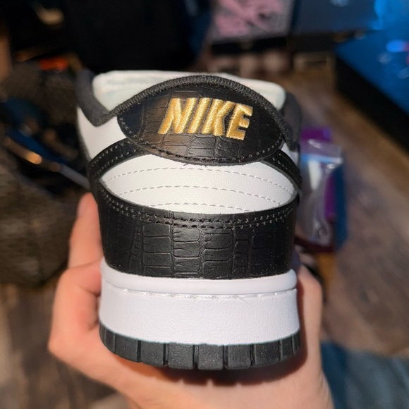 Supreme Dunks (Brand New) - Picture 6 of 7